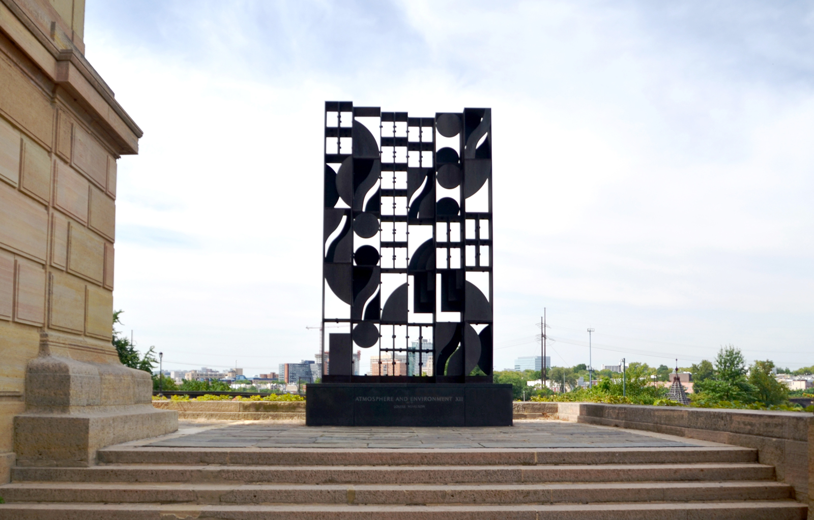 مجسمه های Louise Nevelson