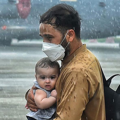 در پناه آغوشی بی‌پناه