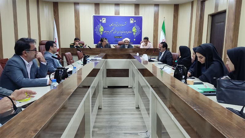 برگزاری نشست هم اندیشی فعالان ادبیات پایداری / دبیرخانه‌ی ادبیات پایداری کهگیلویه وبویراحمد تشکیل شود