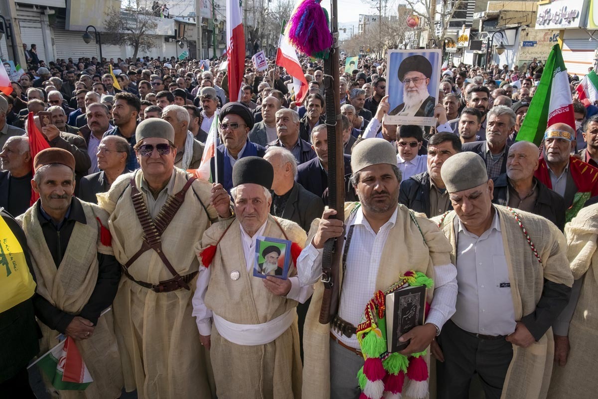 راهپیمایی مردم یاسوج علیه اقدامات تروریستی اخیر از قاب دوربین عکاسی