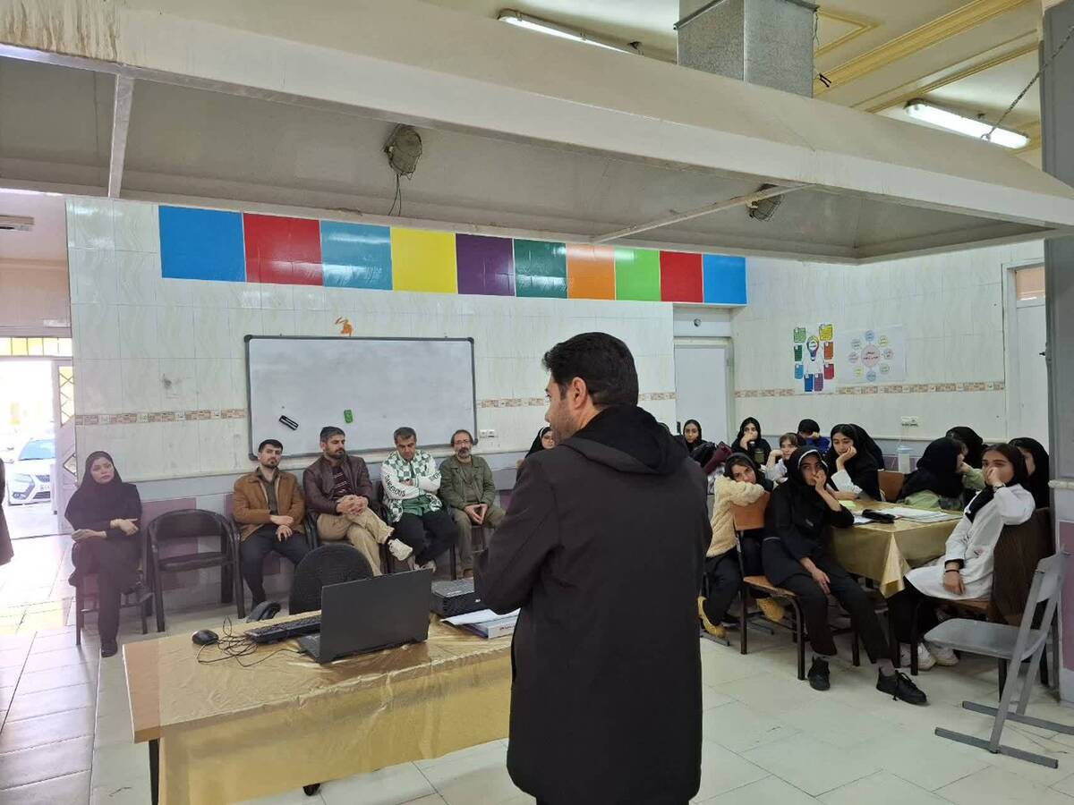 کارگاه تربیتی ـ تولیدی هنرهای تجسمی «بلوط و باروت» در گچساران برگزار شد