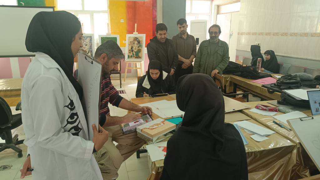 کارگاه تربیتی ـ تولیدی هنرهای تجسمی «بلوط و باروت» در گچساران برگزار شد