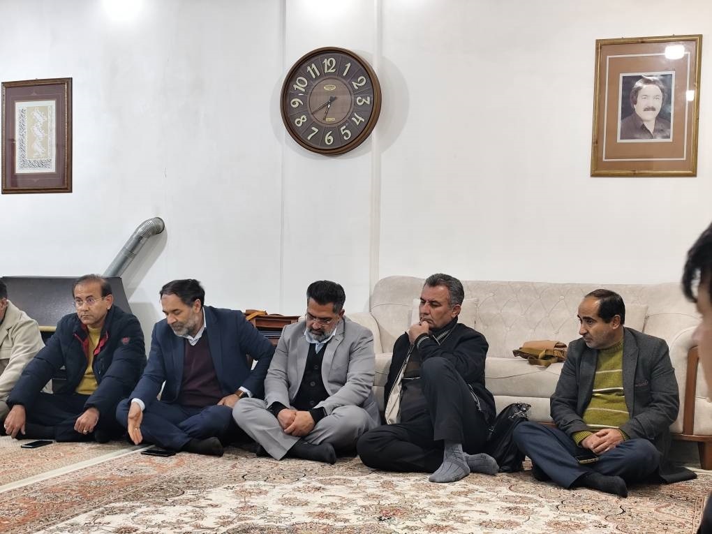 گردهمایی قلمهای هنرمند/ شب بزرگداشت استادان فقید خوشنویس در یاسوج برگزار شد گردهمایی قلمهای هنرمند/ شب بزرگداشت استادان فقید خوشنویس در یاسوج برگزار شد