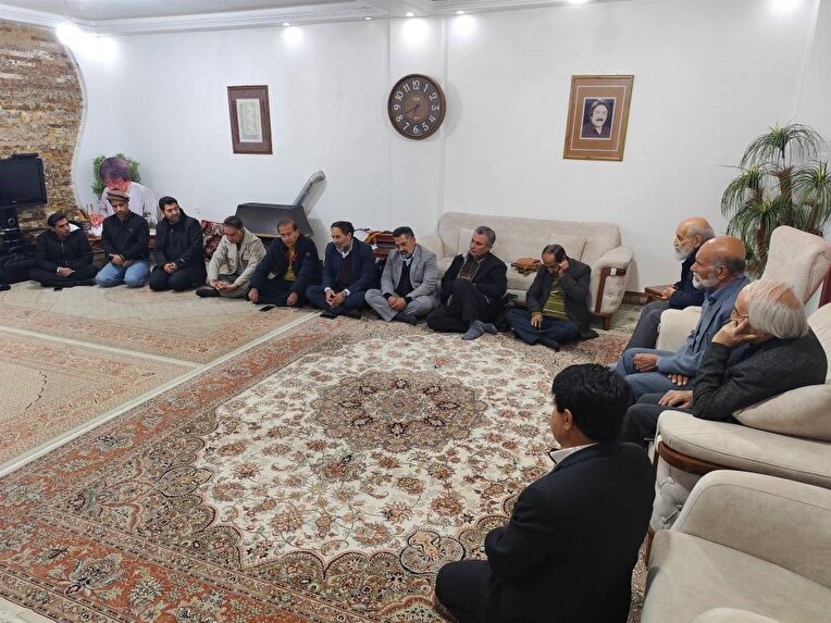 گردهمایی قلم‌های هنرمند/ شب بزرگداشت استادان فقید خوشنویس در یاسوج برگزار شد