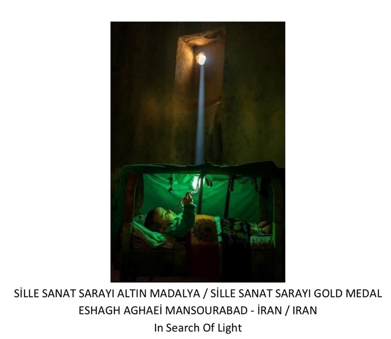 اسحق آقایی مدال طلای فستیوال عکس ابراهیم زمان را کسب کرد