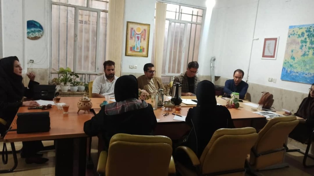 کشف دوباره جادوی کلمات؛ جلسه تخصصی «ادبیات چیست؟»