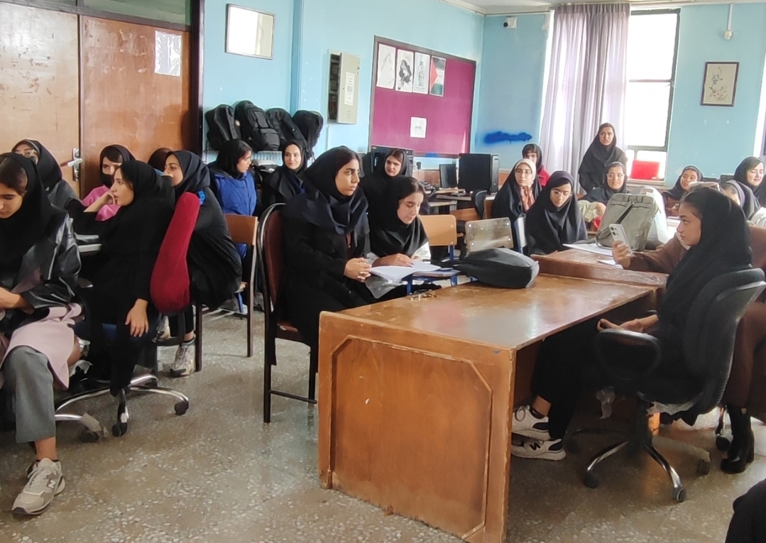 طنین هنر اعتراضی با قلم نوجوانان/رویداد «نقش طوفان» در یاسوج برگزار شد طنین هنر اعتراضی با قلم نوجوانان/رویداد «نقش طوفان» در یاسوج برگزار شد