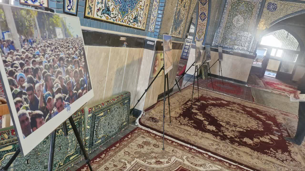 نمایشگاه عکس و پوستر «یاد یار مهربان آید همی» افتتاح شد نمایشگاه عکس و پوستر «یاد یار مهربان آید همی» افتتاح شد