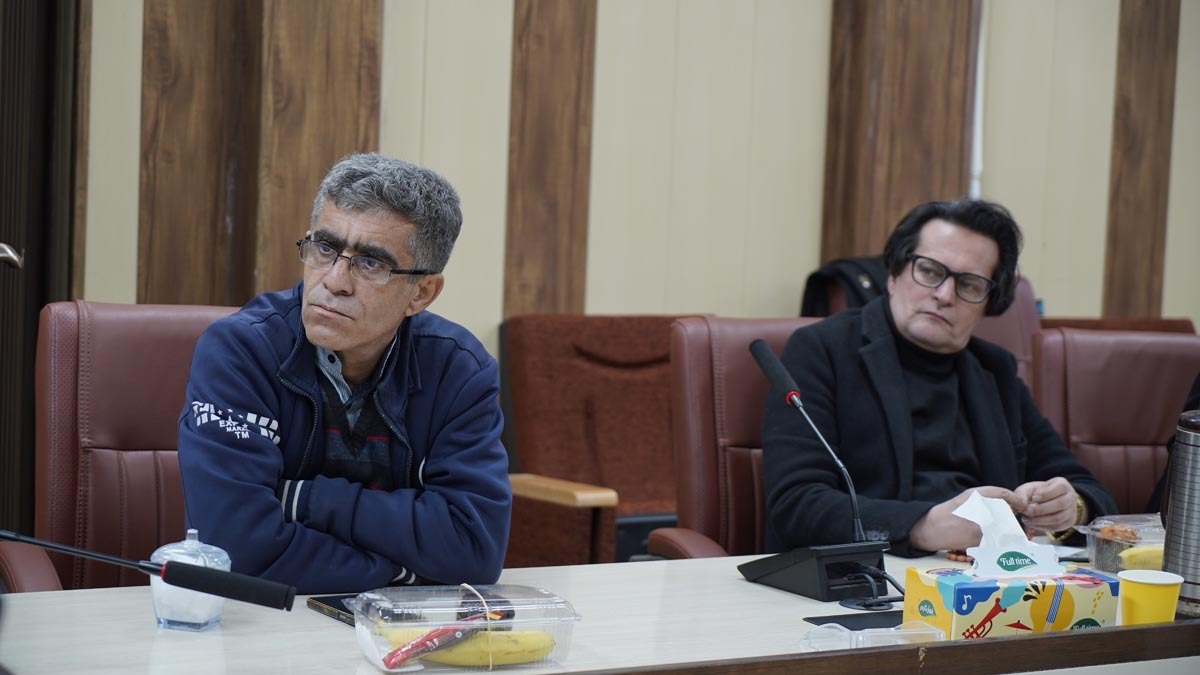 کارگاه شعر «در مکتب گمنامی» در یاسوج با حضور هاشم کرونی برگزار شد+تصاویر