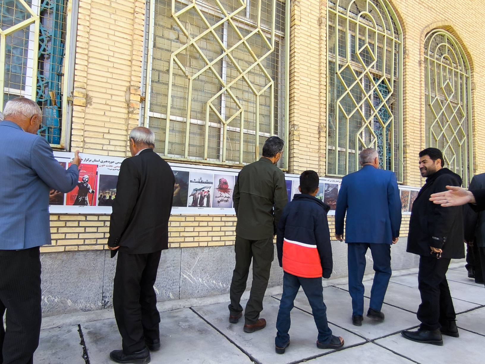 برگزاری نمایشگاه تجسمی «بعثت خون» در یاسوج برگزاری نمایشگاه تجسمی «بعثت خون» در یاسوج