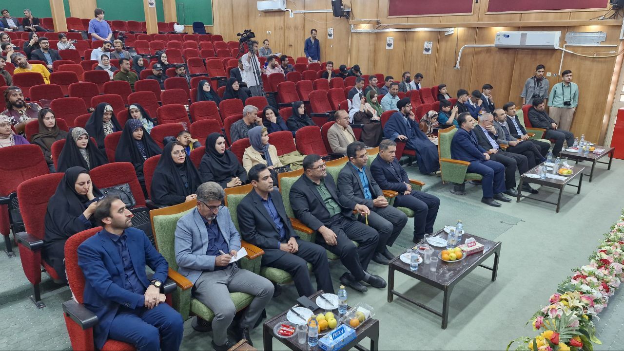 اختتامیه هفته هنر انقلاب در کهگیلویه و بویراحمد/ تجلیل از هنرمندان با حضور استاندار+ استاندار اختتامیه هفته هنر انقلاب در کهگیلویه و بویراحمد/ تجلیل از هنرمندان با حضور استاندار+ استاندار