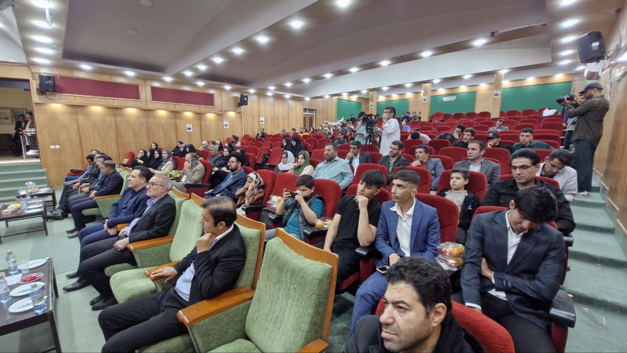 اختتامیه هفته هنر انقلاب در کهگیلویه و بویراحمد/ تجلیل از هنرمندان با حضور استاندار+ استاندار اختتامیه هفته هنر انقلاب در کهگیلویه و بویراحمد/ تجلیل از هنرمندان با حضور استاندار+ استاندار