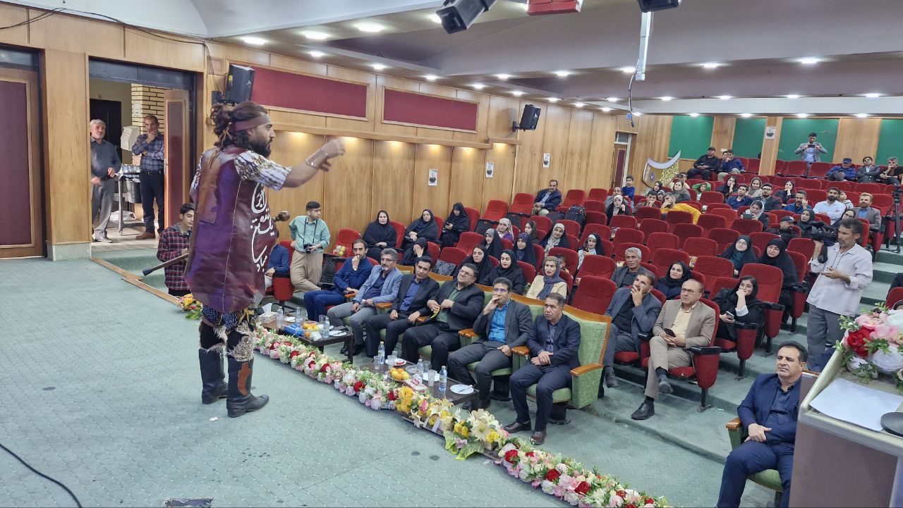 اختتامیه هفته هنر انقلاب در کهگیلویه و بویراحمد/ تجلیل از هنرمندان با حضور استاندار+ استاندار اختتامیه هفته هنر انقلاب در کهگیلویه و بویراحمد/ تجلیل از هنرمندان با حضور استاندار+ استاندار
