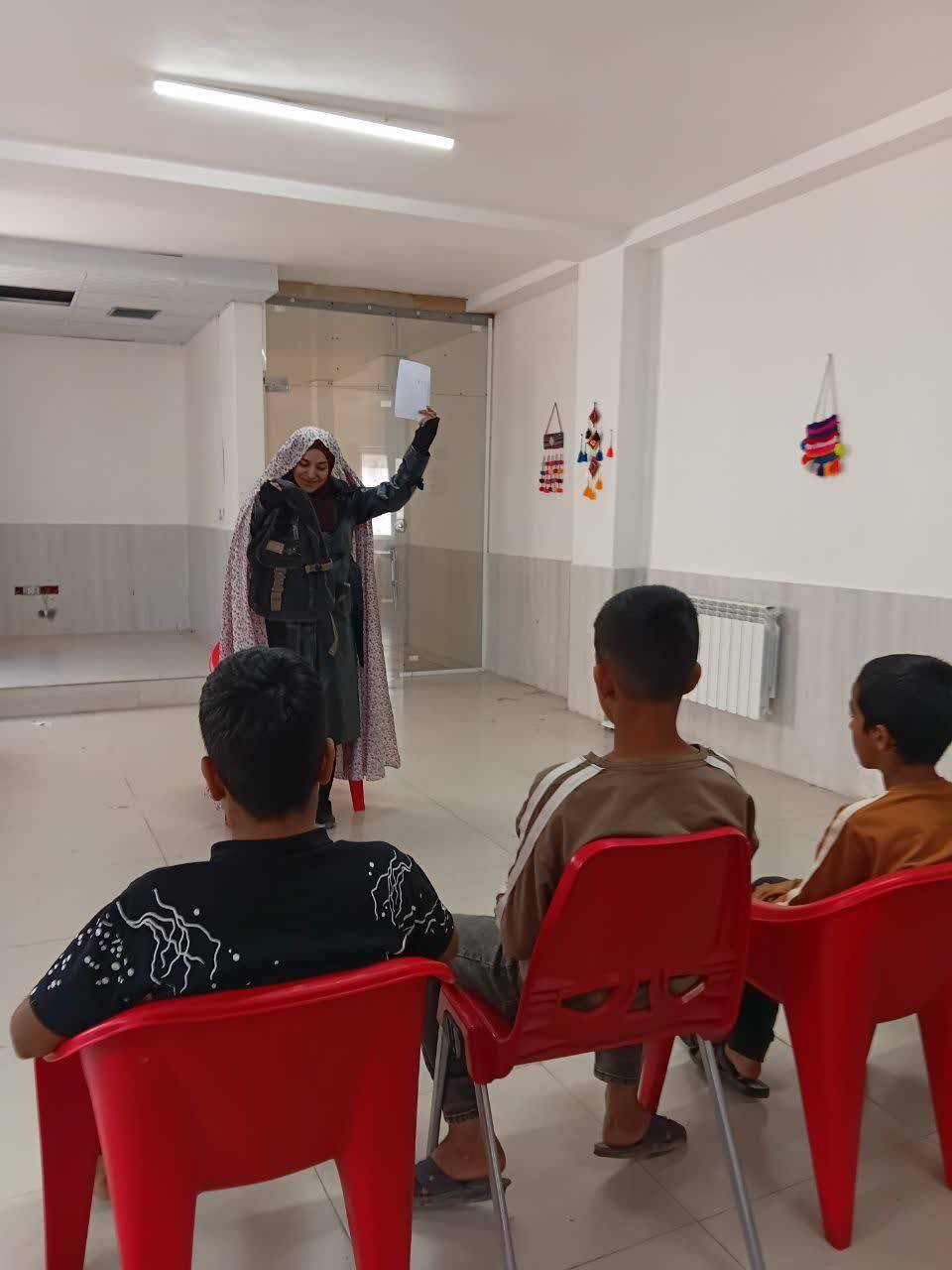 روایتی از سه نسل ایثار در میدان مرکزی شهر / «سحرگاه شوم» در دهدشت اجرا شد روایتی از سه نسل ایثار در میدان مرکزی شهر / «سحرگاه شوم» در دهدشت اجرا شد