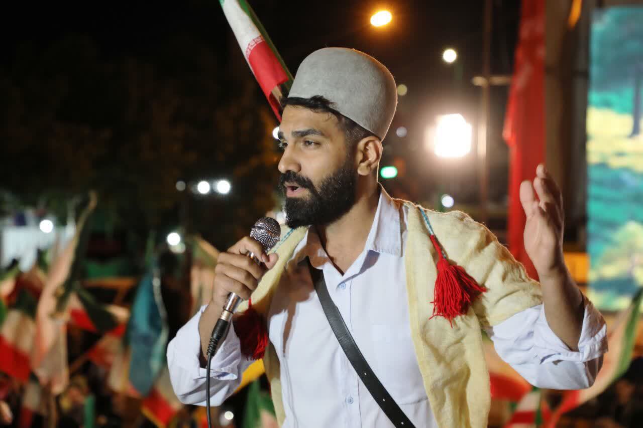 شریف اسلامی: تجمع شبانه یاسوج میزبان هفت برنامه هنری بود / از شعرخوانی و شاهنامهخوانی تا رونمایی از سه کتاب دفاع مقدس شریف اسلامی: تجمع شبانه یاسوج میزبان هفت برنامه هنری بود / از شعرخوانی و شاهنامهخوانی تا رونمایی از سه کتاب دفاع مقدس