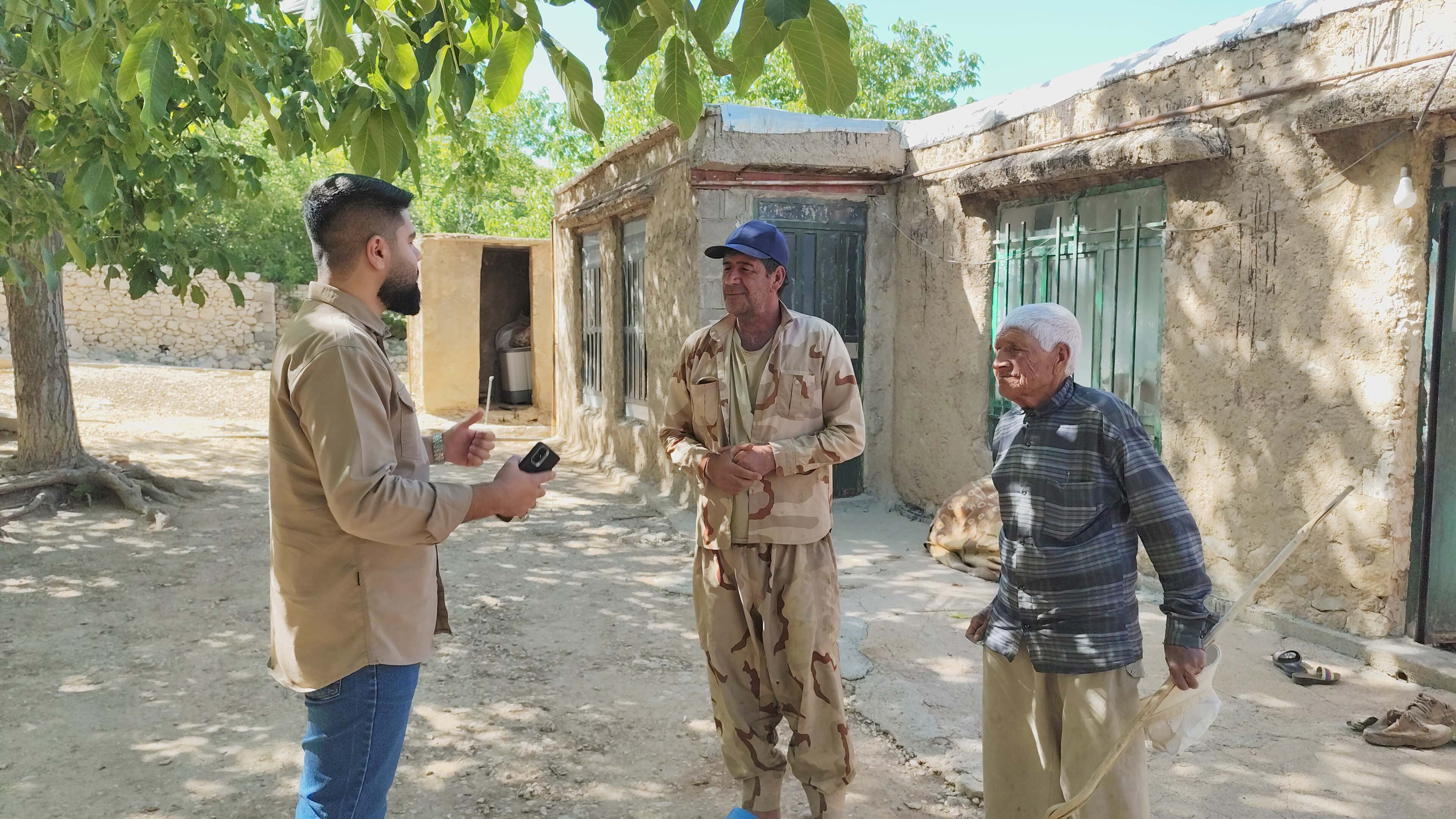تور روایتنویسی «ورد یار» با حضور روایتنویسان استان برگزار شد تور روایتنویسی «ورد یار» با حضور روایتنویسان استان برگزار شد