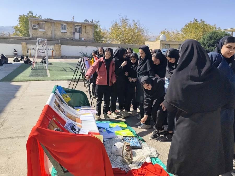 نمایشگاه ملی کاریکاتور «جنگ ۱۲ روزه» با محوریت مقاومت در یاسوج افتتاح شد