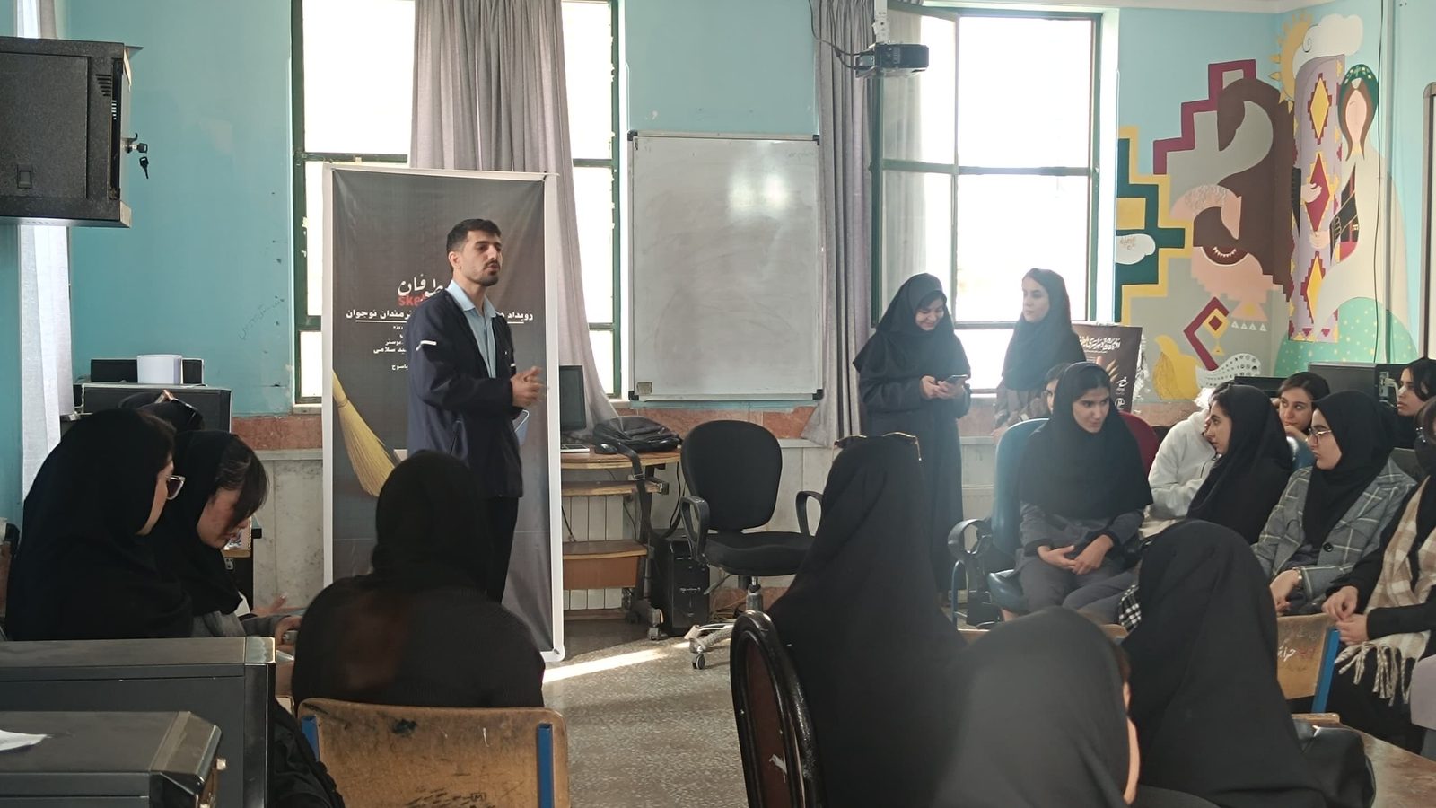 طنین هنر اعتراضی با قلم نوجوانان/رویداد «نقش طوفان» در یاسوج برگزار شد طنین هنر اعتراضی با قلم نوجوانان/رویداد «نقش طوفان» در یاسوج برگزار شد