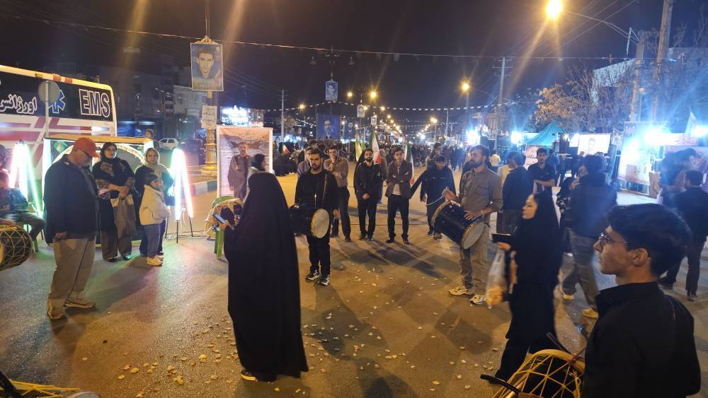«بیداری و لالایی»؛ پیوند اسطوره و مقاومت معاصر روی صحنه خیابانهای یاسوج «بیداری و لالایی»؛ پیوند اسطوره و مقاومت معاصر روی صحنه خیابانهای یاسوج